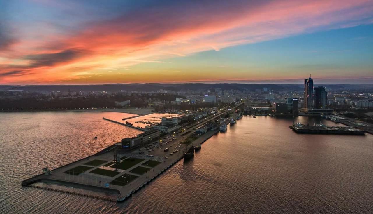Apartament Przy Plazy W Centrum Gdyni - Prywatny Parking! Gdynia Eksteriør bilde
